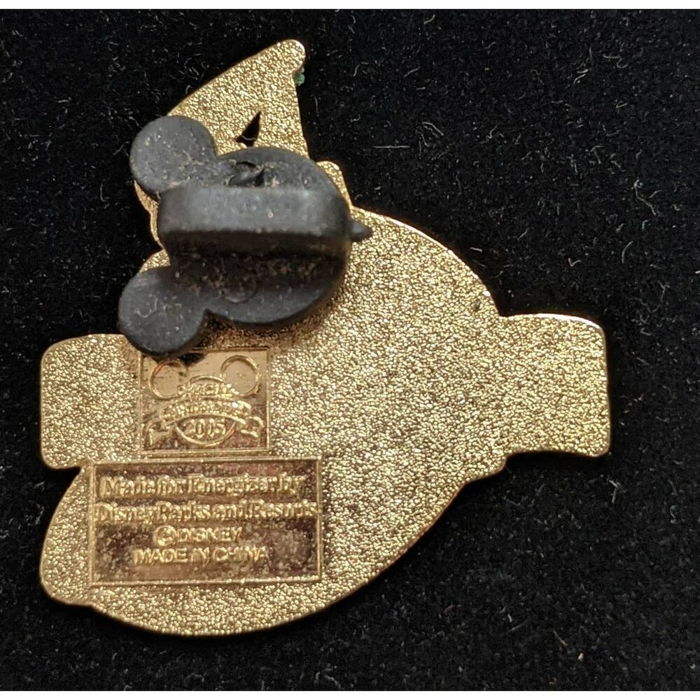 Vintage 2005 Walt Disney World Resort Cinderella Castle Enamel Pin Princess - Picture 2 of 3